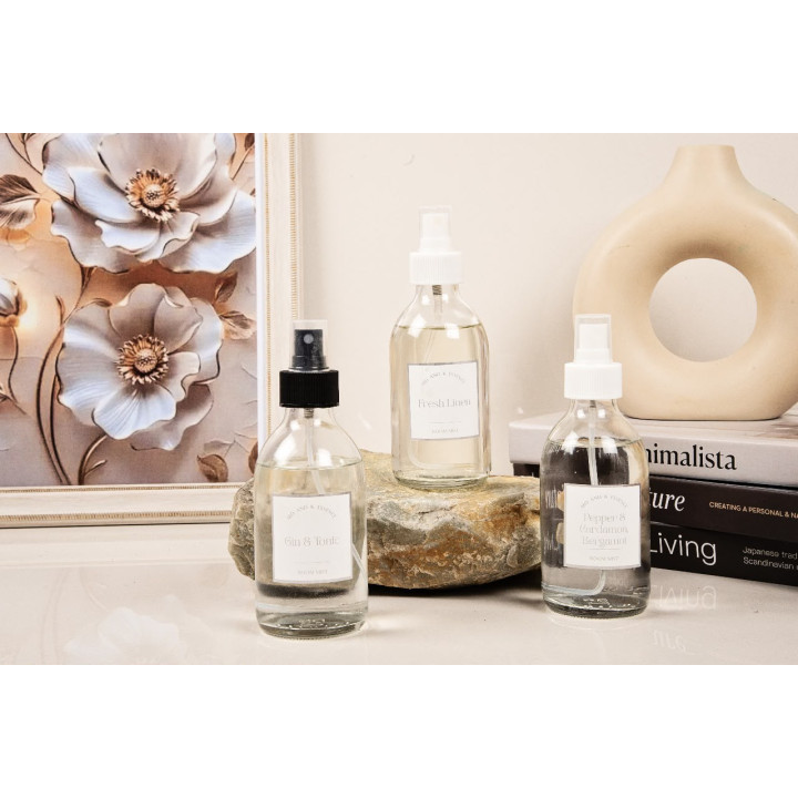 Mo and K Essence - Home Fragrance Room Mist Spray 100 ml