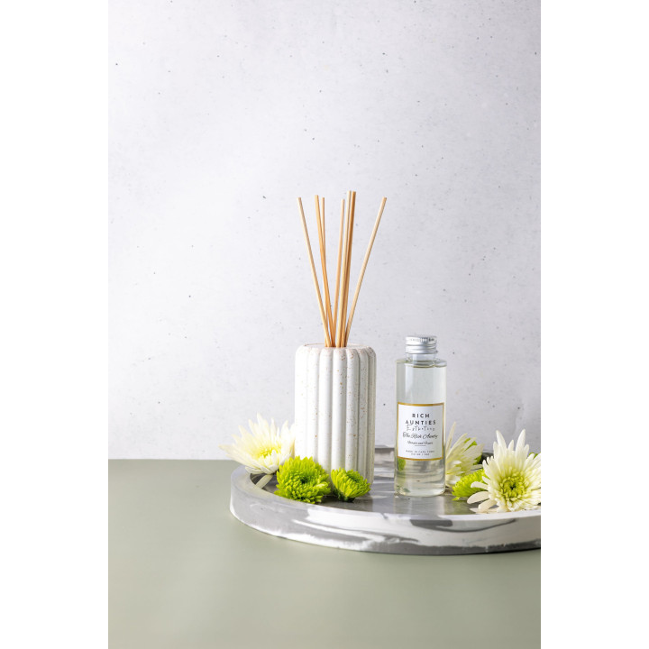 Rich Aunties Esthetics - The Rich Aunty Luxury Diffuser Refill Fruits & Florals 125ml
