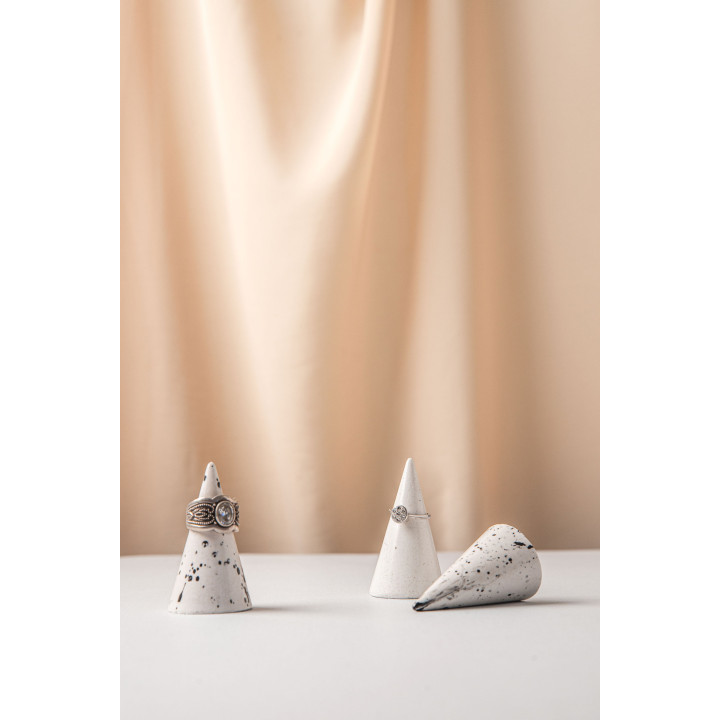Rich Aunties Esthetics - Cone Ring Holder White and Black Speckled